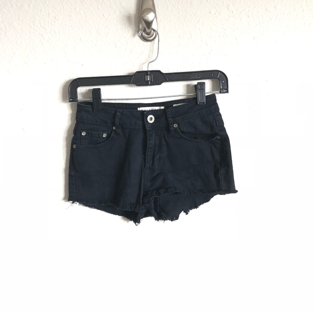 Bullhead black jean shorts